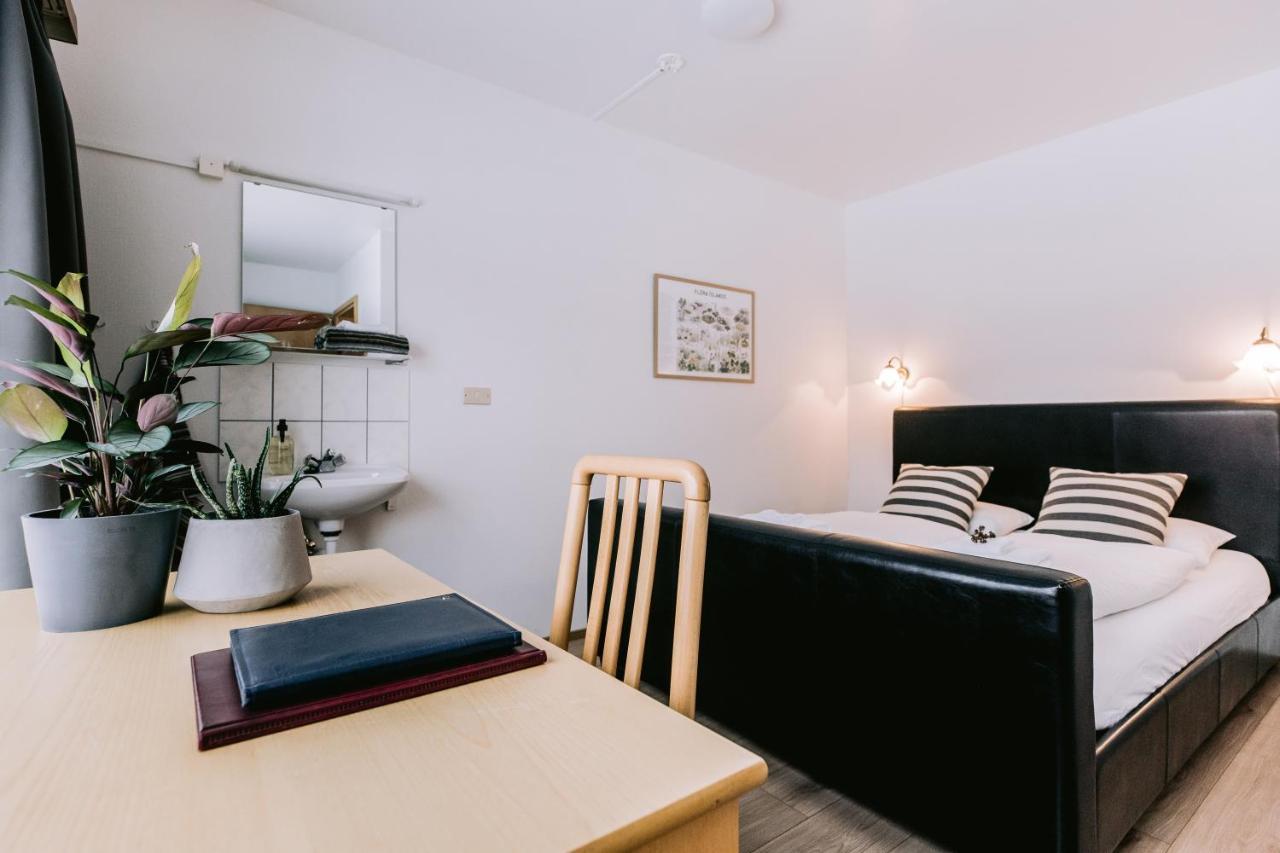 Elda Guesthouse มีวาทน์ ภายนอก รูปภาพ